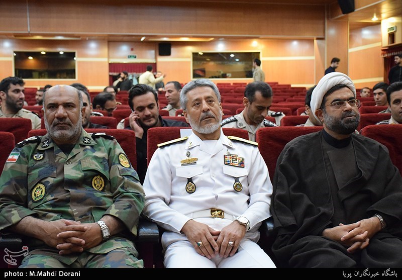 رونمایی از 3 کتاب دفاع مقدس