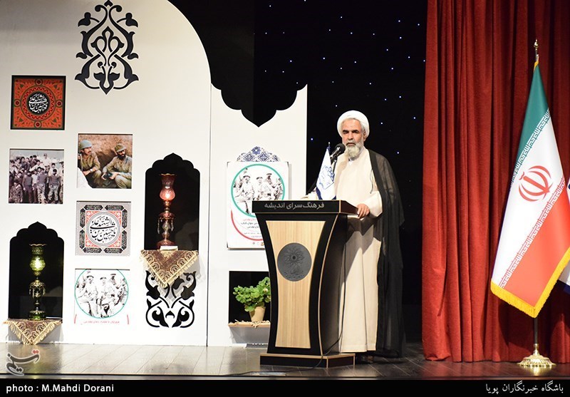 رونمایی از 3 کتاب دفاع مقدس