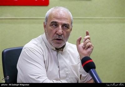 برخی با تحلیل‌های غلط سعی در زمینه‌سازی برای مذاکره با دشمن را دارند