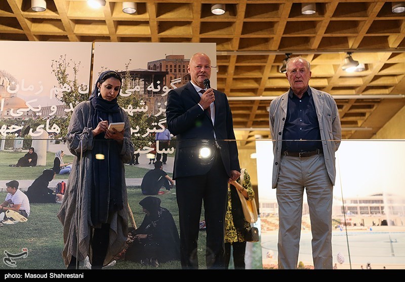 افتتاح نمایشگاه طراحی با گفت و شنود