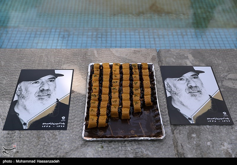 تشییع پیکر رضا امیریار احمدی مجسمه‌ساز پیشکسوت