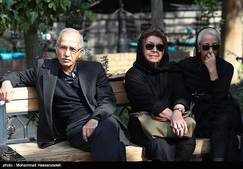 تشییع پیکر رضا امیریار احمدی مجسمه‌ساز پیشکسوت