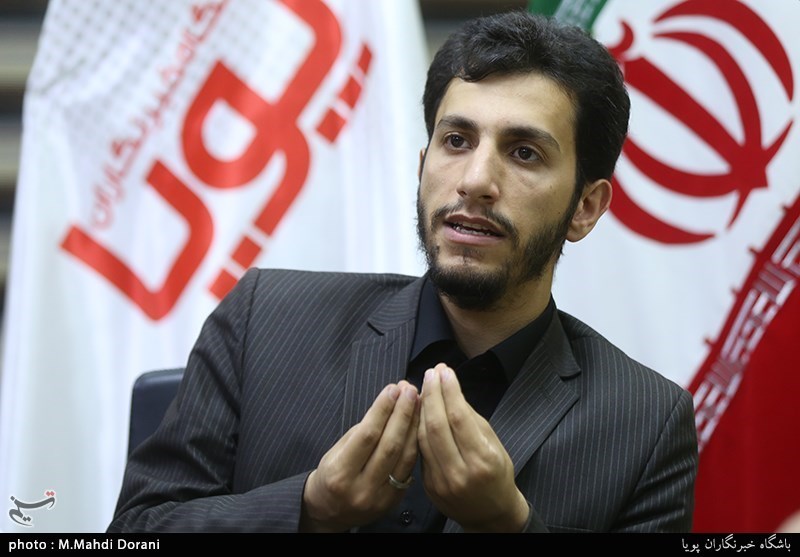 میزگرد شاعران آئینی