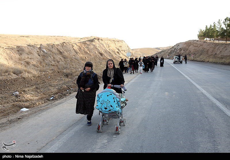 پیاده روی زائران امام رضا(ع)