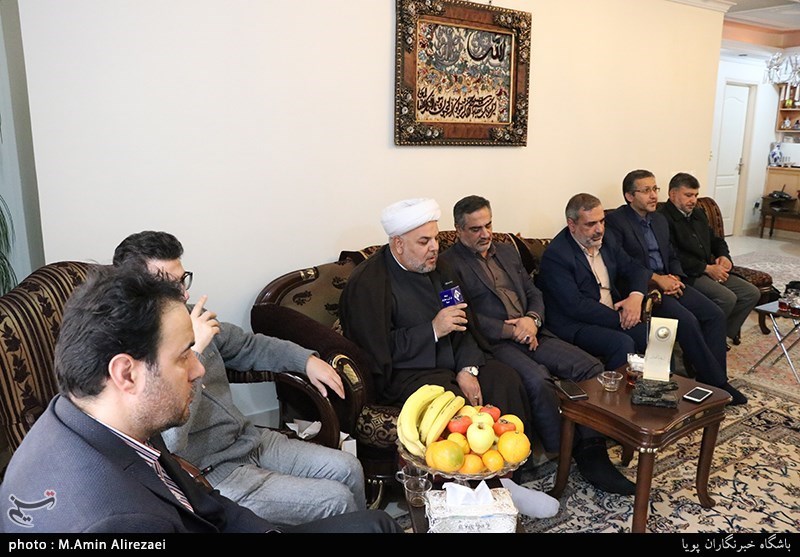 دیدار جامعه قرآنی با خانواده شهید کاوه