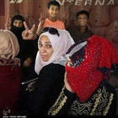 با آزادسازی شهر دیرالزور و پاکسازی تروریست ها توسط مدافعان حرم و نیروهای حزب الله مردم شهر و روستا زندگی خود را از سر می گیرند