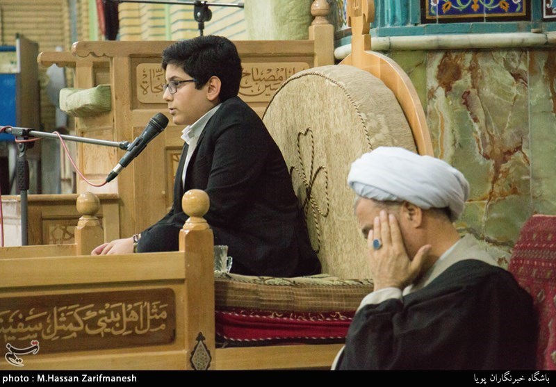 کرسی تلاوت آستان قدس رضوی