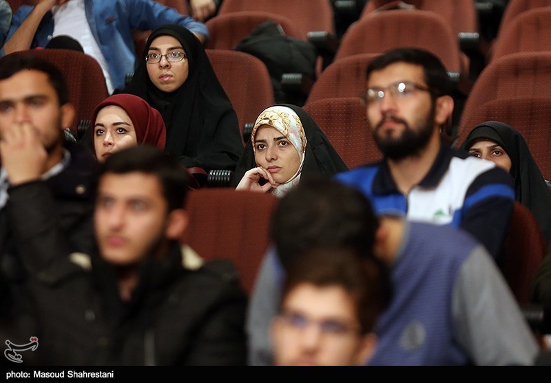 بزرگداشت هنرمند انقلابی حمید داوود آبادی