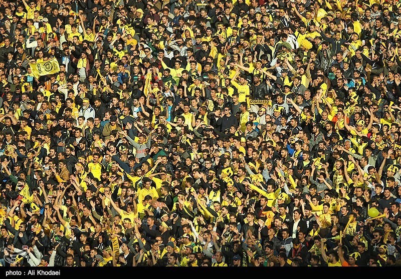 دیدار تیم های فوتبال سپاهان و پرسپولیس