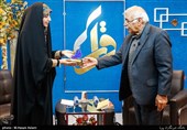تجلیل از  محمدعلی بهمنی شاعر 