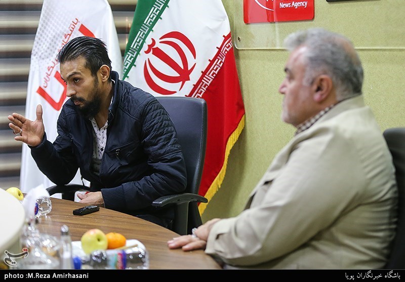 گفت و گو با راشد خانکان