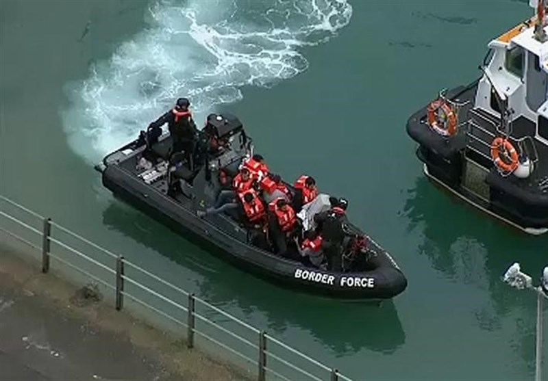 4 Dead After Boat Sinks in English Channel