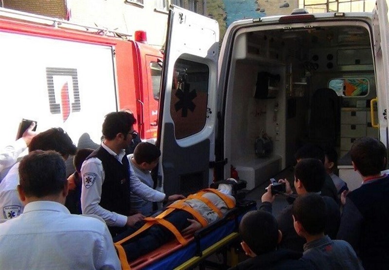 مانور مقابله با حوادث غیرمترقبه در دبستان "رفاه" برگزار شد