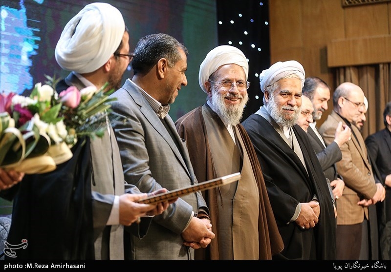 دوازدهمین آئین تجلیل از 20حافظ کل قرآن کریم