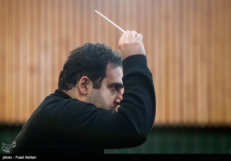 سهراب کاشف رهبر ارکستر سمفونیک صدا و سیما