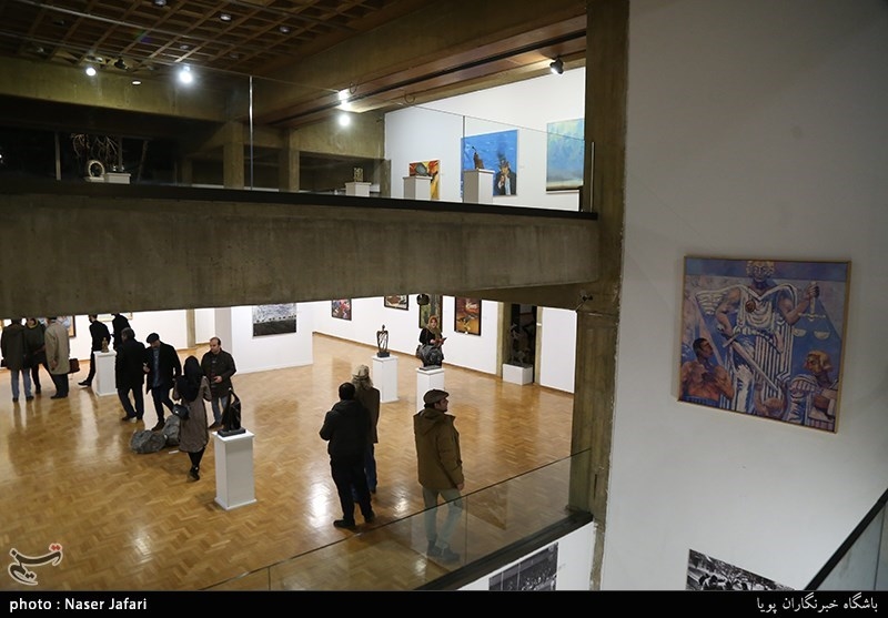 نمایشگاه «پلاک 40» یازدهمین جشنواره هنرهای تجسمی فجر با هدف مرور دستاوردهای هنر 40 ساله انقلاب اسلامی