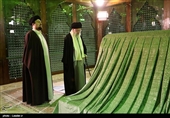 Ayatollah Khamenei Pays Homage to Founder of Islamic Republic