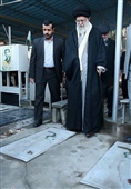 Ayatollah Khamenei Pays Homage to Founder of Islamic Republic