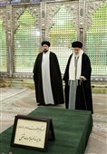 Ayatollah Khamenei Pays Homage to Founder of Islamic Republic