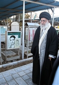 Ayatollah Khamenei Pays Homage to Founder of Islamic Republic