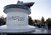 Ayatollah Khamenei Pays Homage to Founder of Islamic Republic