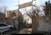 بوستان عزیز محلی برالی فروش گل و گیاه در خیابان رنجبر که به خیابان رودخانه معروف هست