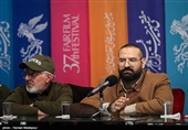 محمدحسین قاسمی تهیه‌کننده در نشست خبری فیلم شبی که ماه کامل شد - سی‌وهفتمین جشنواره فیلم فجر 