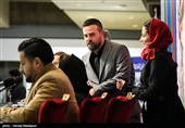 هومن سیدی بازیگر در نشست خبری فیلم طلا - سی‌وهفتمین جشنواره فیلم فجر
