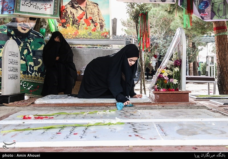 آیین میهمانی لاله ها