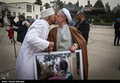 در حاشیه مراسم عطرافشانی و گلباران مزار شهدای ادیان توحیدی