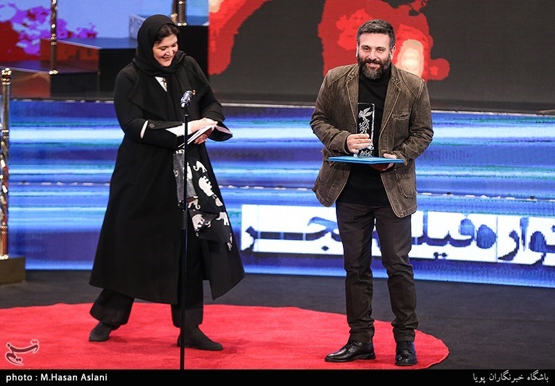 اهداء سیمرغ بلورین بهترین چهره‌پردازی سی‌وهفتمین جشنواره فیلم فجر به ایمان امیدواری برای فیلم «شبی که ماه کامل شد»