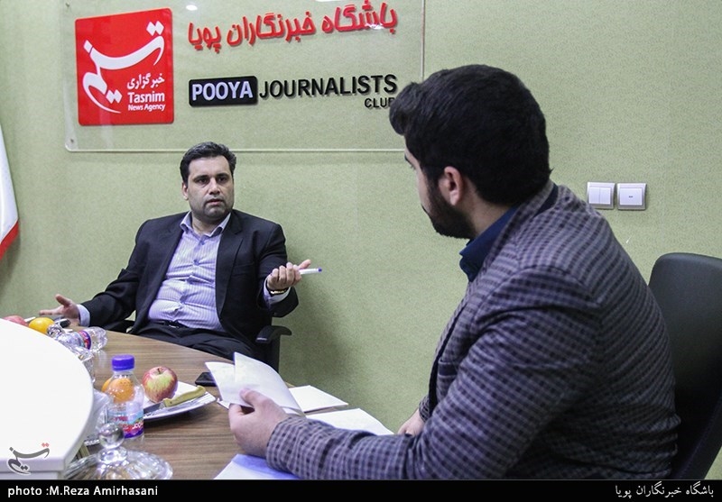 همایون دارابی کارشناس بازار سرمایه در نشست بررسی عرضه نفت در بورس انرژی