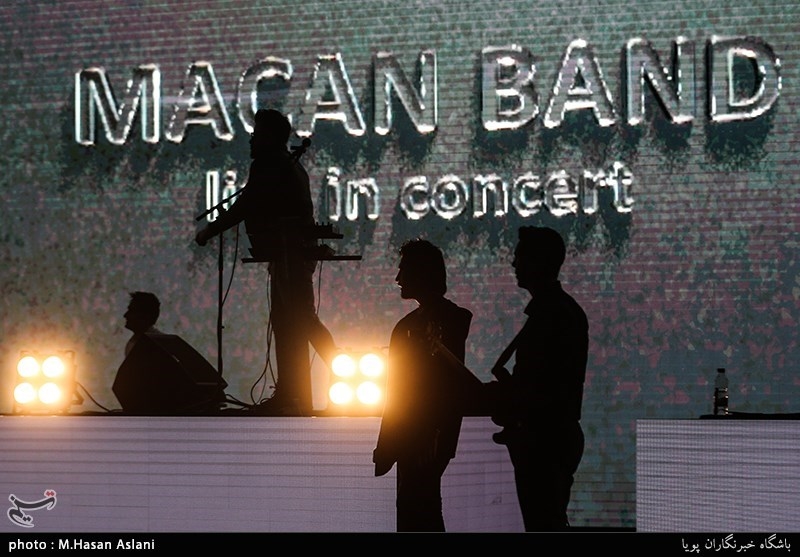 کنسرت موسیقی ماکان بند