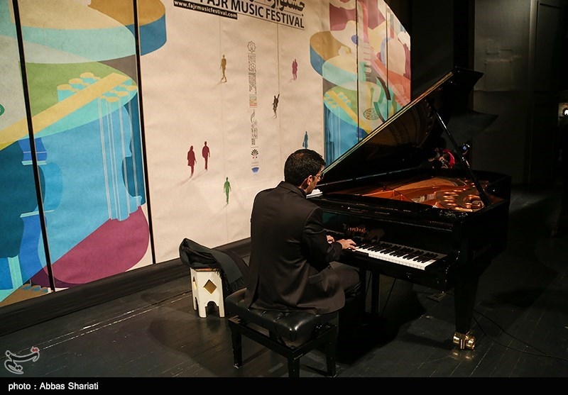 تکنوازی پیانو هوشیار خیام در تالار وحدت