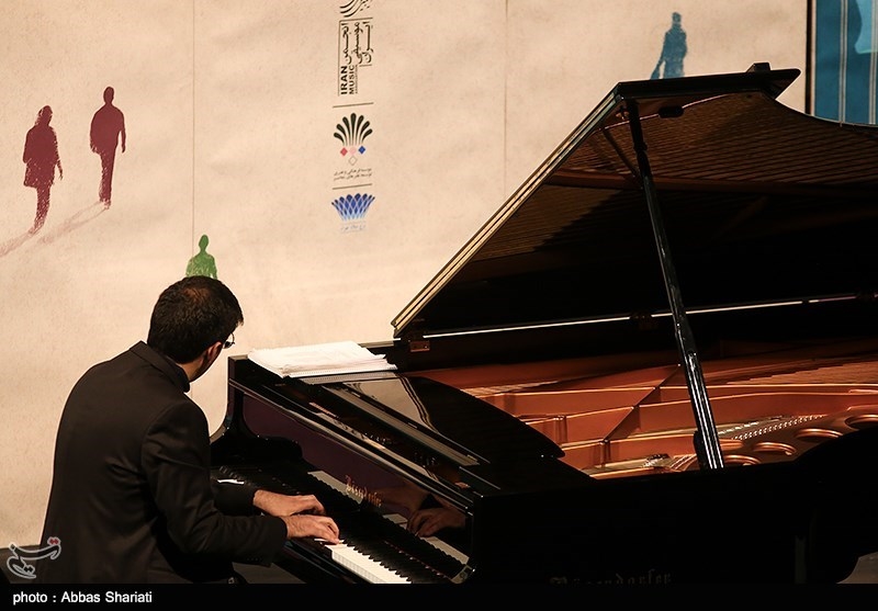 تکنوازی پیانو هوشیار خیام در تالار وحدت