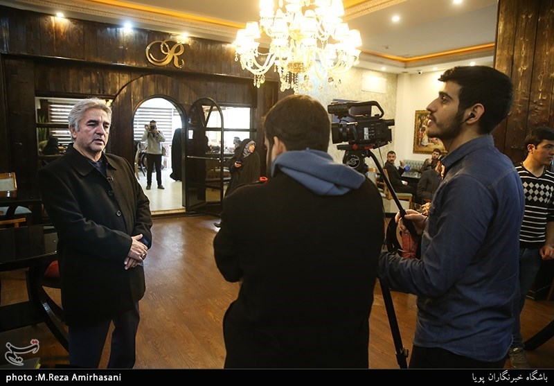 مهدی فرجی تهیه‌کننده‌  سریال "نون.خ"پ