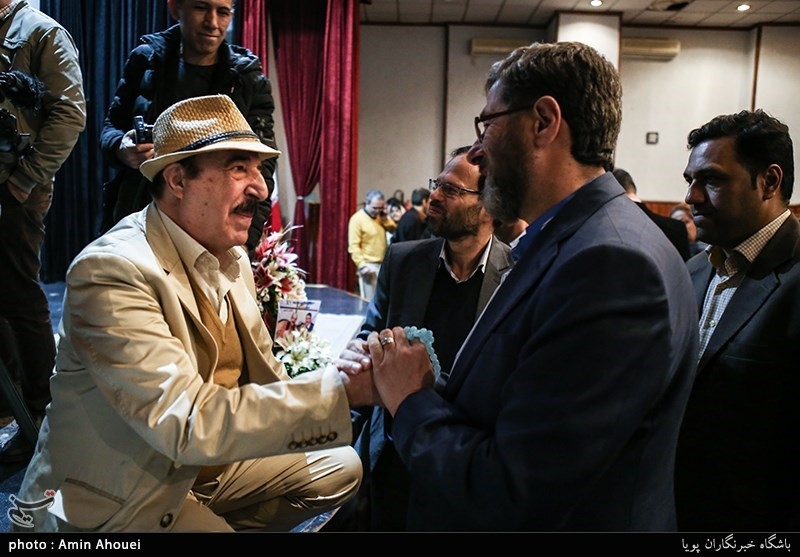 نکوداشت منوچهر آذری بازیگر و گوینده طناز ایرانی