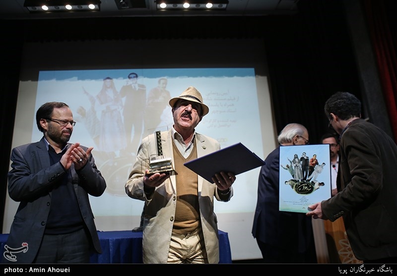 نکوداشت منوچهر آذری بازیگر و گوینده طناز ایرانی