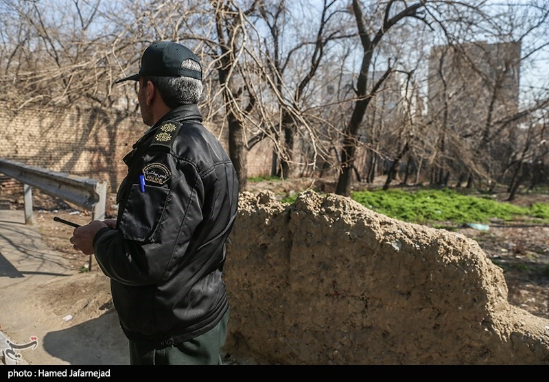 پاکسازی معابر اطراف دانشگاه شریف از معتادان متجاهر