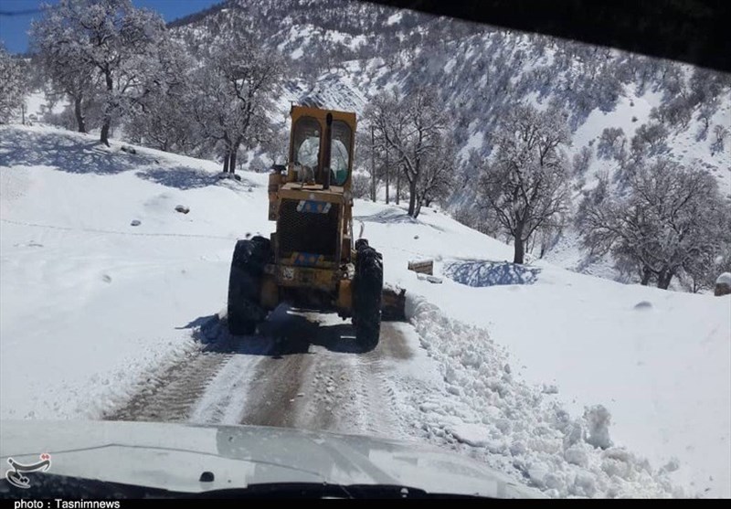 بارش برف و باران در جاده‌های 9 استان