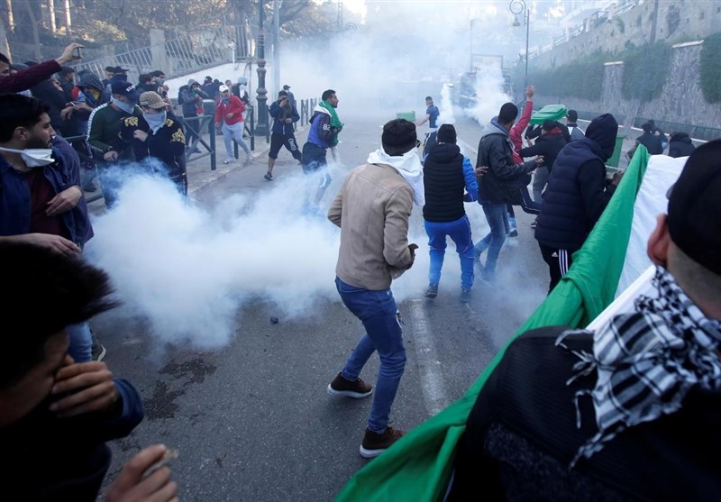 Algerians Mobilize for Mass Anti-Bouteflika Protests
