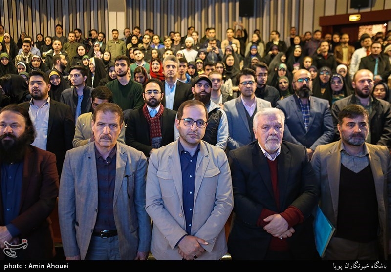 جشن انتشار کتاب اکنون