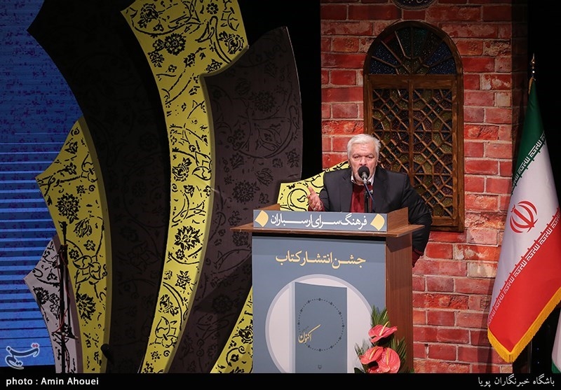 جشن انتشار کتاب اکنون