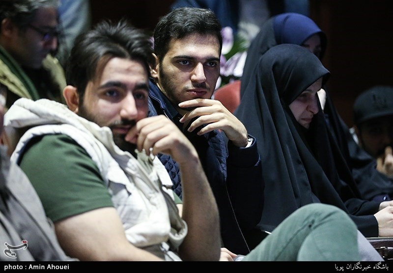 جشن انتشار کتاب اکنون