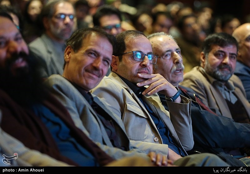 جشن انتشار کتاب اکنون