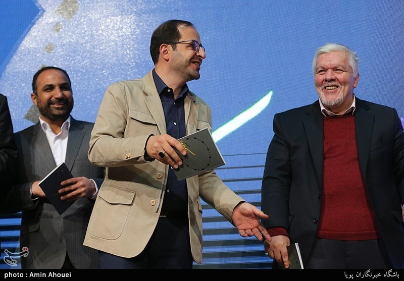 جشن انتشار کتاب اکنون