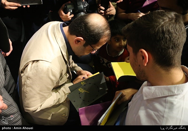 جشن انتشار کتاب اکنون