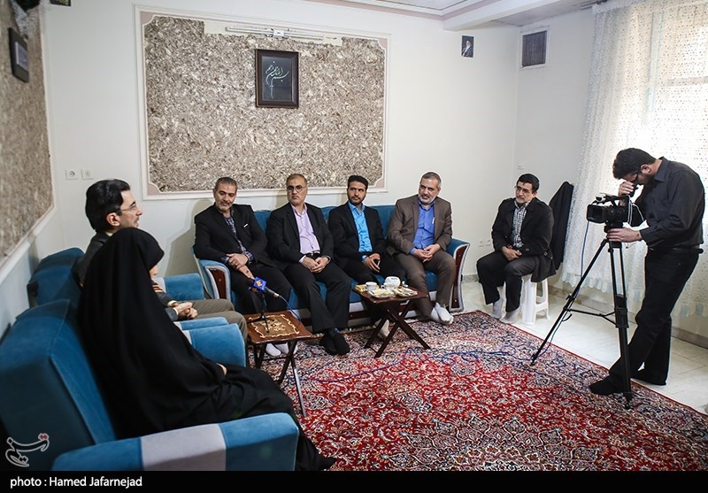 دیدار جامعه قرآنی با خانواده شهید محمدعلی وهب رزمنده حزب الله لبنان