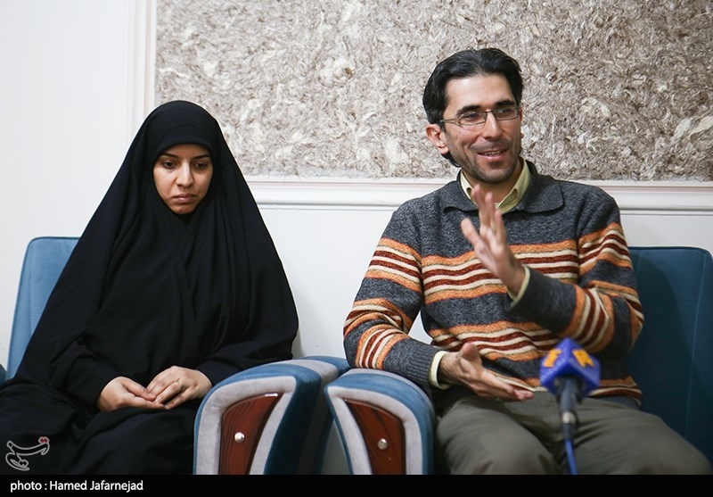 سارا وهب فرزند شهید محمدعلی وهب رزمنده حزب الله لبنان و همسرش