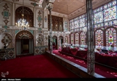 حوضخانه نیز بعنوان نگارخانه هنرمندان اسلامی ایرانی استفاده می شود که در آن  هنرمندان می توانند آثار خود را عرضه کنند. شاه نشین این خانه به موزه اختصاص یافته که آثار موزه نیز به دو بخش آثار فاخر و غیر فاخر تقسیم می شوند.